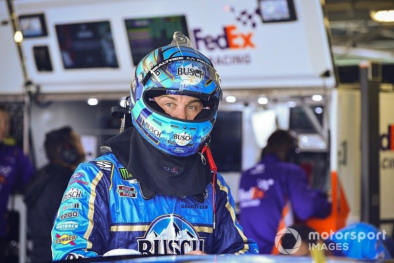Harvick vence a Logano y se queda con la pole; Suárez saldrá en 10