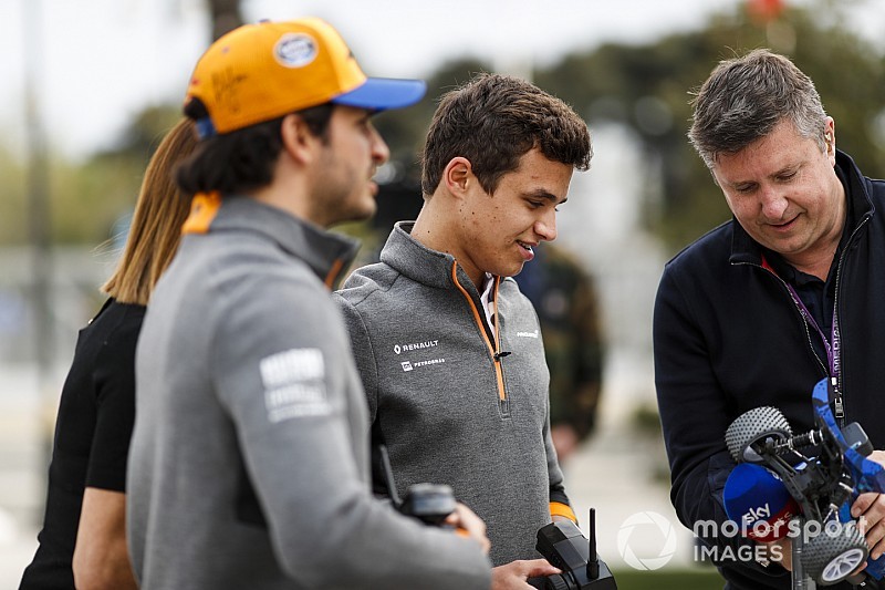 Sainz és Norris megkapta a céges McLarent: nem gyenge