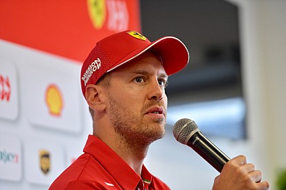 Vettel és a csütörtöki nap képekben Bakuból: eltűnt a bajusz