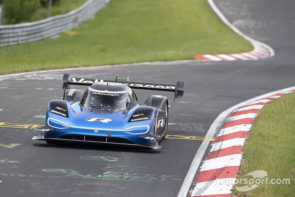 Romain Dumas, Volkswagen ID.R at the Nürburgring-Nordschleife chasing a new e-record