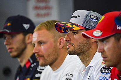 HIVATALOS: Sainz 2021-től a Ferrari versenyzője Leclerc csapattársaként