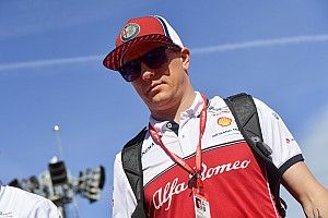 Räikkönen: „Nem mutattam be Hamiltonnak, csak a repülőre mutattam”