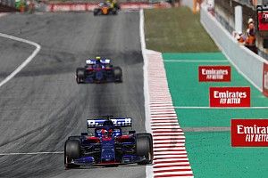«Финишировать восьмым и девятым было реально». Элбон оценил потери Toro Rosso на пит-стопе