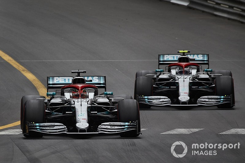Mercedes не уйдет из Ф1 как минимум до 2025 года. Хэмилтона и Вольфа попросят остаться