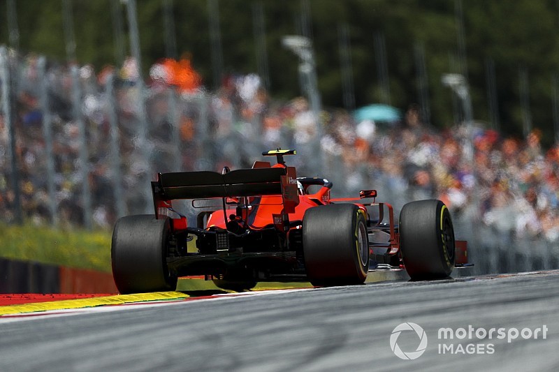 El viento provoca estragos en una FP2 de Austria que lideró Leclerc