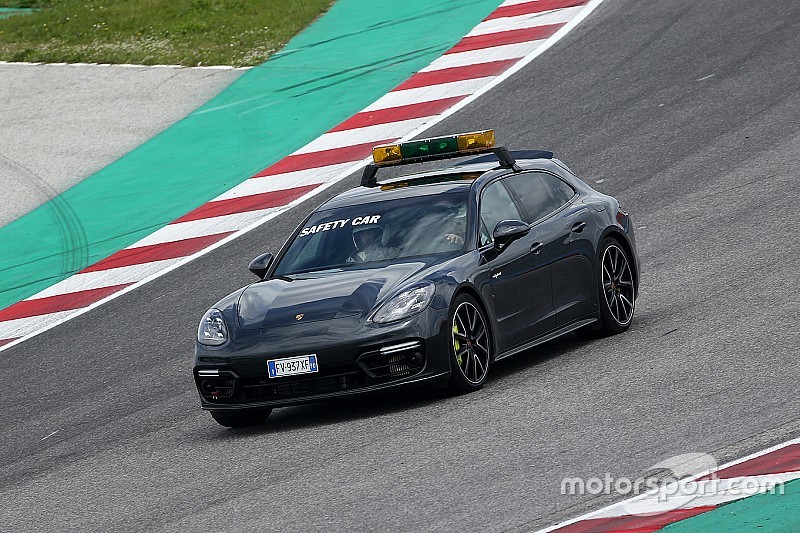 "Sicurezza" in 680 cavalli: la Carrera Cup Italia introduce la sua più potente safety car di sempre!