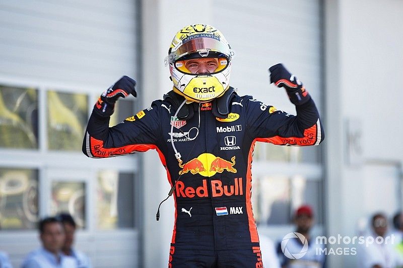 Max Verstappen, Red Bull Racing, prima posizione, festeggia la vittoria al Parc Ferme