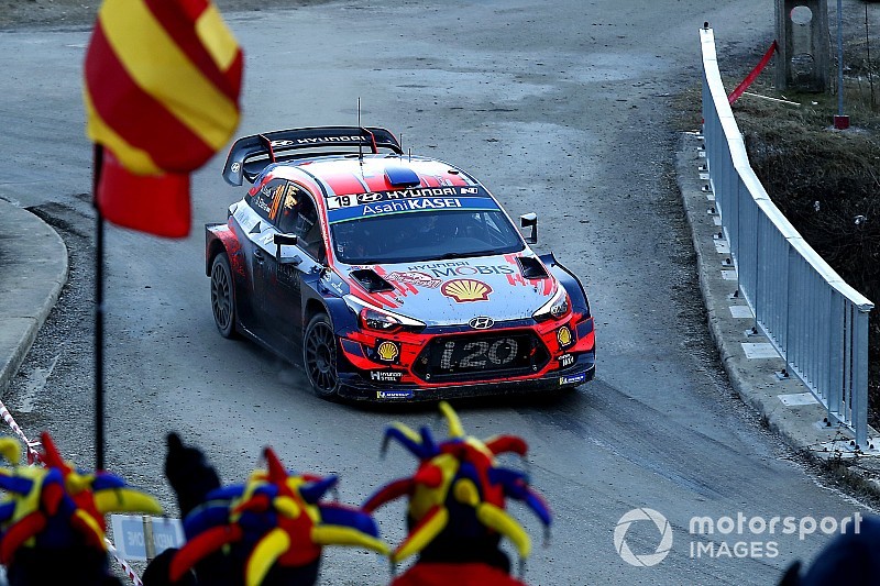 Monte-Carlo, PS7: Loeb concede il bis, ma Ogier ha le gomme giuste e va in testa alla corsa!