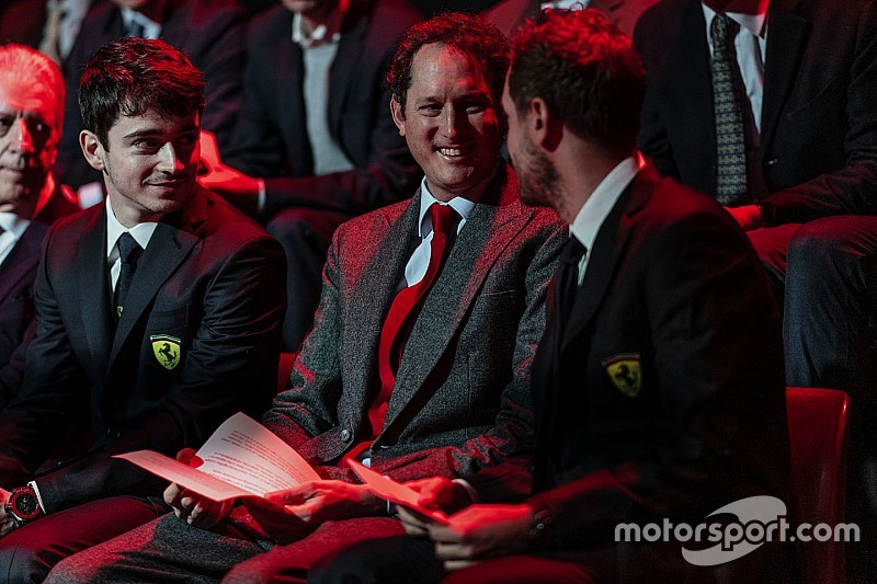 Vettel már bepattanna az SF90-be, Leclerc érzelmes napot él meg
