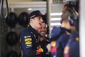 Videó: Verstappen káromkodva kiakad Vettelékre a kínai időmérőn!