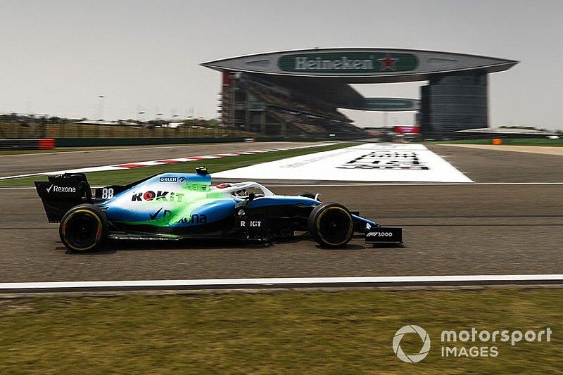 Robert Kubica, Williams FW42, con la vernice flo-viz sulla sua monoposto