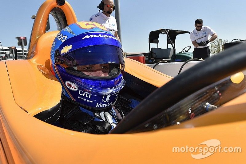 Алонсо стал последним на тестах новичков Indy 500