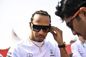 Hamilton a kínai tetoválásával hangol a Kínai Nagydíjra