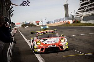 24h Nurburgring: 1-2 Porsche-Frikadelli nella Qualification Race