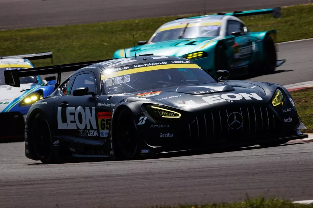 #65 LEON PYRAMID AMG
