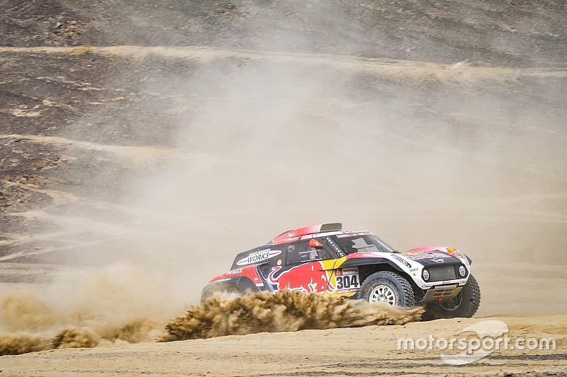 Dakar Stage 3: Peterhansel tercepat, Sainz kecelakaan