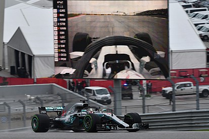 Hamilton: Lastik sakladığım için Ferrari'den daha az tur attım