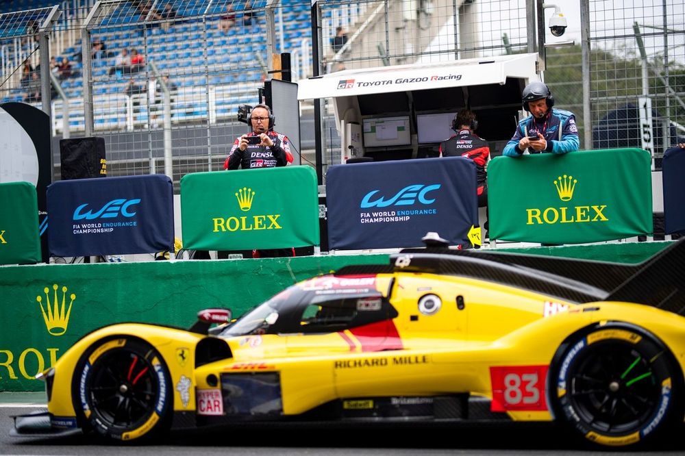 #83 AF Corse Ferrari 499P: Robert Kubica, Yifei Ye, Philip Hanson