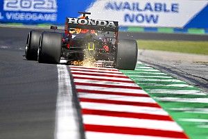 F1-update: Verstappen zoekt goede balans, Mercedes sneert naar Red Bull