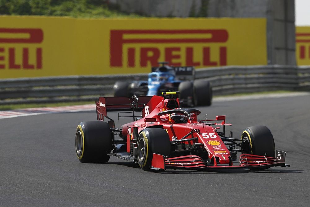 Carlos Sainz Jr., Ferrari SF21, Fernando Alonso, Alpine A521