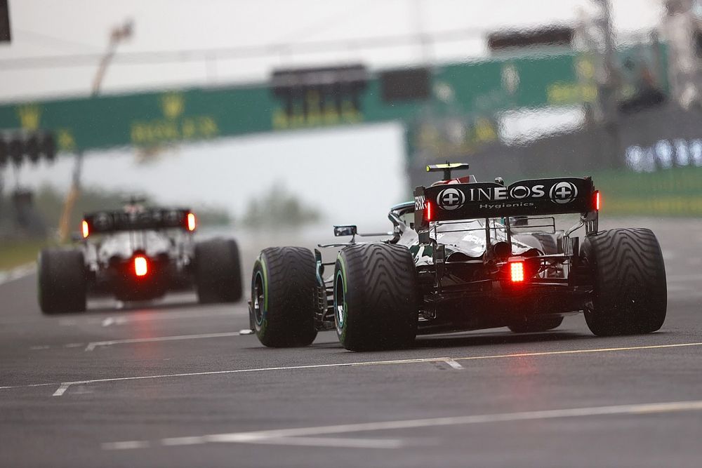 Valtteri Bottas, Mercedes W12, takes his grid position for the start