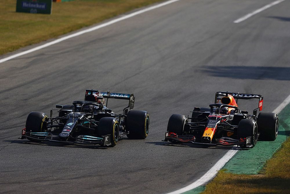 Brundle: Hamilton tudja, hogy a tűzre tűzzel kell felelnie