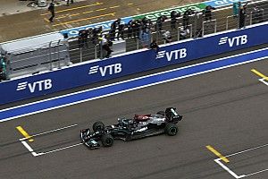 Toto Wolff Sebut Lewis Hamilton Tidak Boleh DNF
