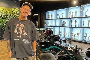 Quartararo prueba el simulador del equipo Mercedes F1