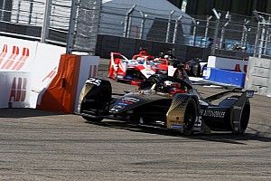 Vergne stays with Techeetah for 2022 Formula E season