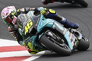 Rossi migliora il feeling e cambia i piani: gira anche domani