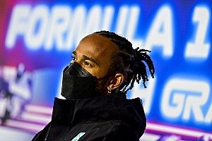Hamilton: "Russell è affamato. Darà nuova linfa al team"