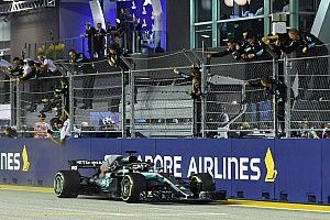 Hamilton domina de inicio a fin en Singapur y se acerca más al título