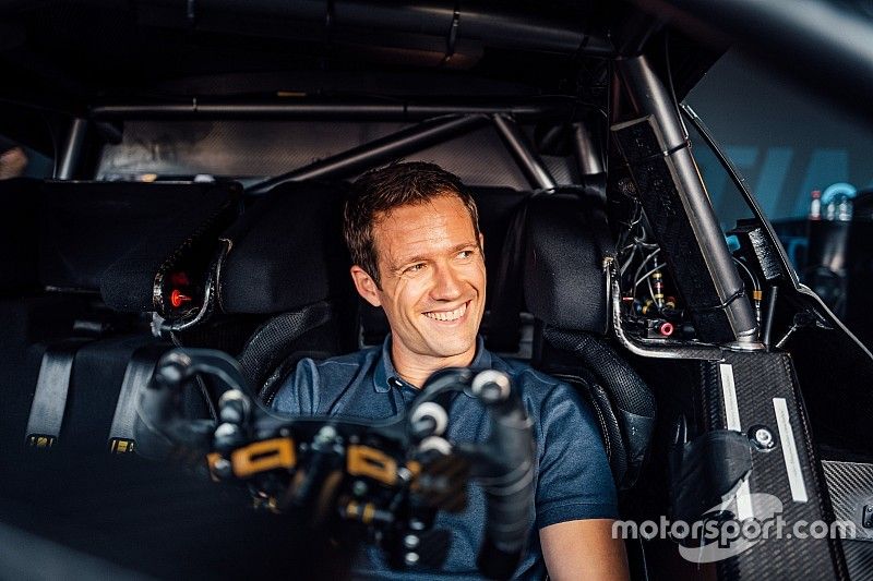 Sebastien Ogier nella Mercedes-AMG C 63 DTM