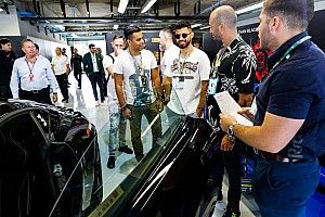Így versenyzett Albon és Aguero a Red Bull színeiben az F1-es Virtuális Nagydíjon (videó)