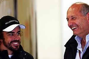 Ron Dennis csak mosolyog Alonso egykori kijelentésén