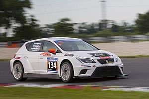 Ferry Monster Autosport trionfa alla 24h dello Slovakia Ring