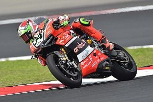 Davide Giugliano in 3rd place after the first day of practice in Donington