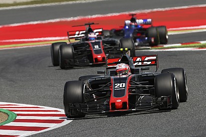 Kvyat: "Magnussen reed gewoon op me in"