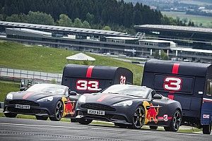 Vídeo: Ricciardo e Verstappen disputam corrida de trailer