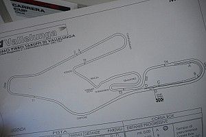 Carrera Cup italia, alla scoperta di Vallelunga con Rovera
