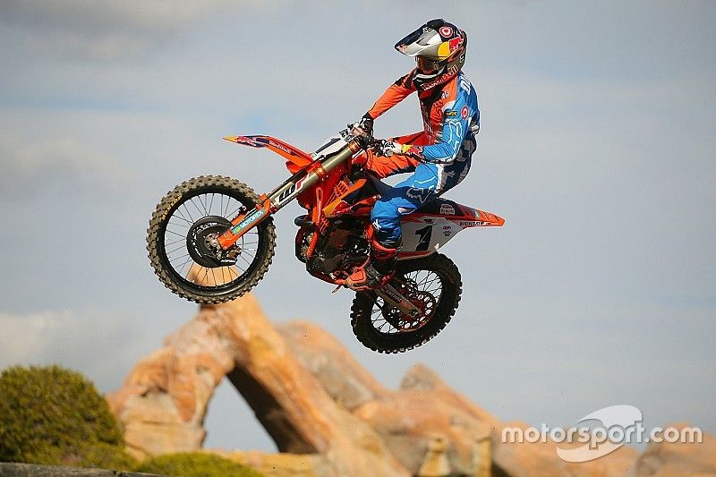 Ken Roczen finisce ko e Ryan Dungey ne approfitta ad Anaheim
