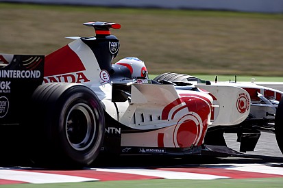 Az F1-es csapatok, amikor a „tűzzel játszottak” a dohányzásellenes törvény miatt