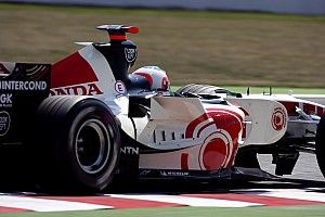 Az F1-es csapatok, amikor a „tűzzel játszottak” a dohányzásellenes törvény miatt