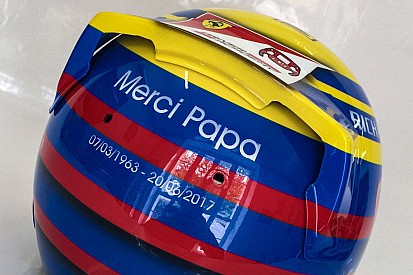 Fotogallery: il nuovo casco di Charles Leclerc ispirato a quello del padre