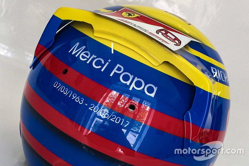 Fotogallery: il nuovo casco di Charles Leclerc ispirato a quello del padre
