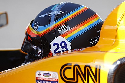 Fãs devem eleger capacete de Alonso para Indy 500 de 2019
