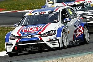 Ecatombe di penalità a Zandvoort, la vittoria di Gara 1 va a Wolfe