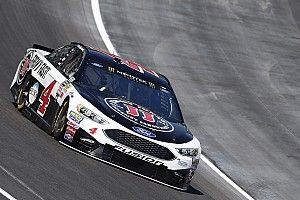 Kevin Harvick domina le Qualifiche e centra la pole in Texas