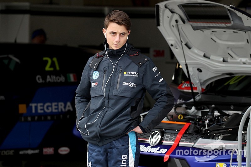 Giacomo Altoè sulla Golf della Delahaye Racing a Spa