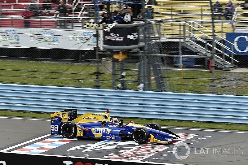 Course - Rossi gagne, Newgarden perd gros !